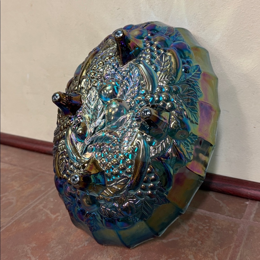 VTG Indiana Glass Iridescent Carnival Footed Fruit Bowl, Harvest Grape Pattern - Picture 6 of 7